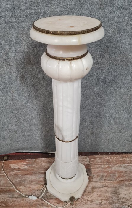 Image 2 of Column with illuminating flutes - Alabaster - 20th century