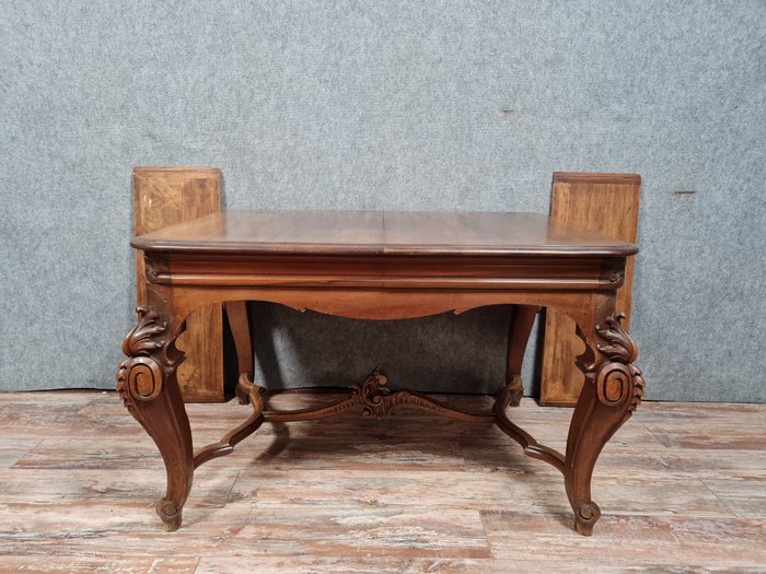 Preview of the first image of Louis XV style extending table in walnut circa 1880 - Baroque style - Walnut - 19th century.