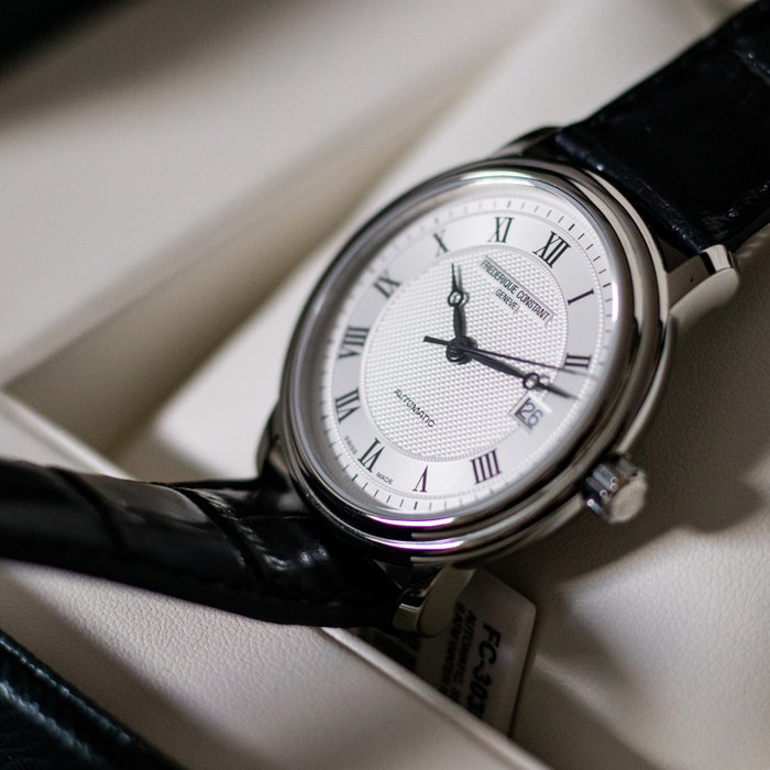 Preview of the first image of Frédérique Constant - Classics - Men - 2011-present.