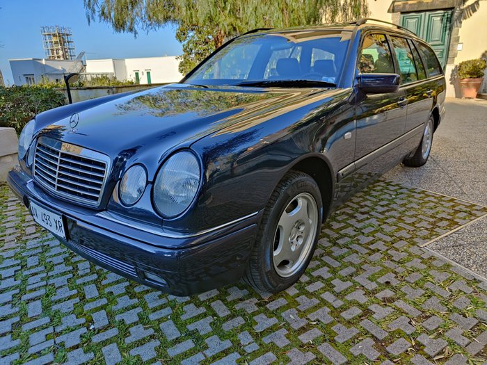 Mercedes-Benz - E 320 4 MATIC - Avantgarde (S210) - 1998