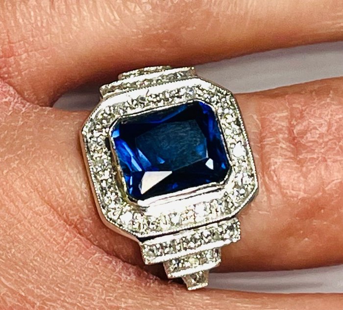 Image 3 of Platinum - Ring - 4.20 ct Sapphire - Diamonds