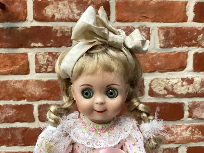 Preview of the first image of Googly eye repro Kestner doll composiet - Vintage - 221 - Doll J.D.K Ges.Gesch. Doll - 1980-1989 -.