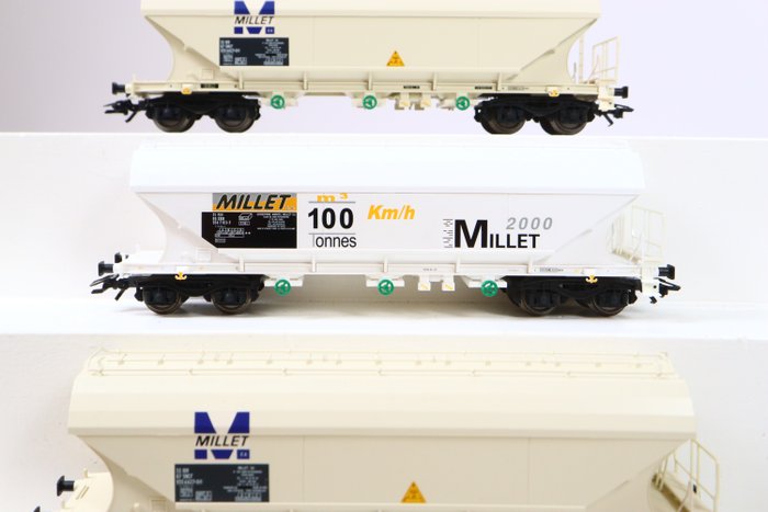 Image 3 of Märklin H0 - 46323 - Freight wagon set - Three silo wagons - SBB, SNCF