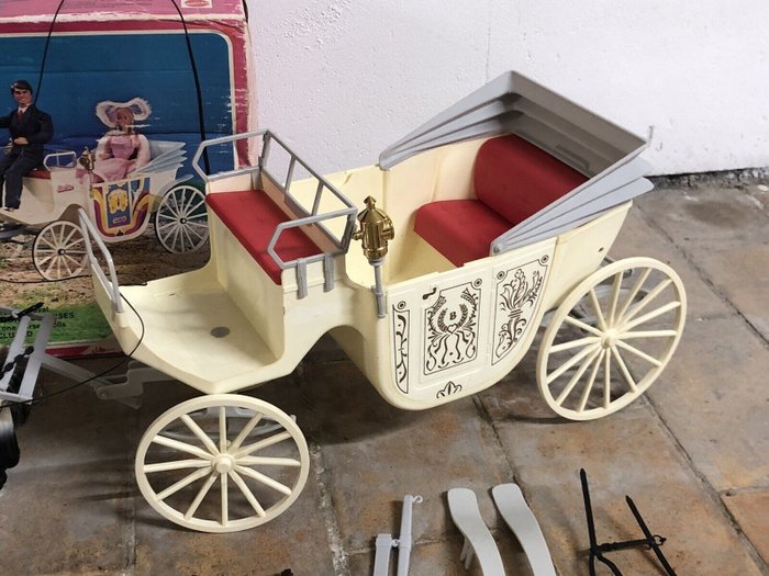 Image 2 of Mattel - Barbie - Doll Dream Carriage - 1970-1979