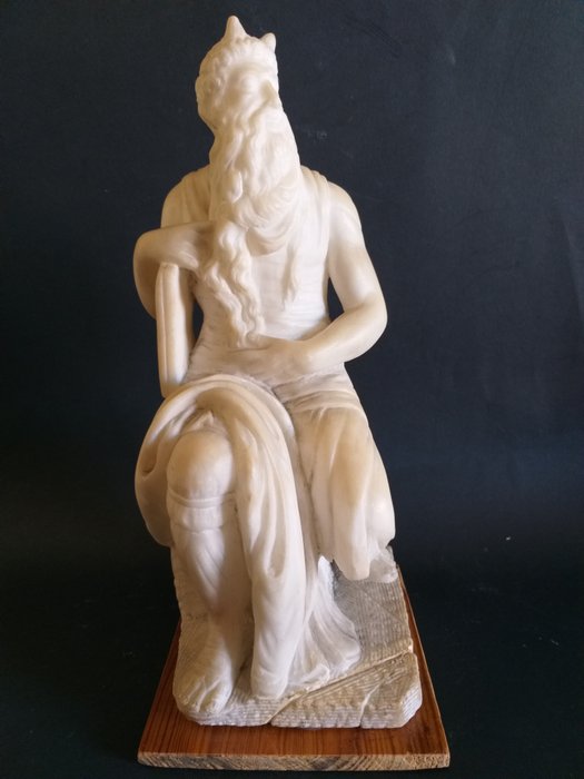 Preview of the first image of Sculpture, Moses with the tablets of the law - Alabaster, Wood - Late 19th century.