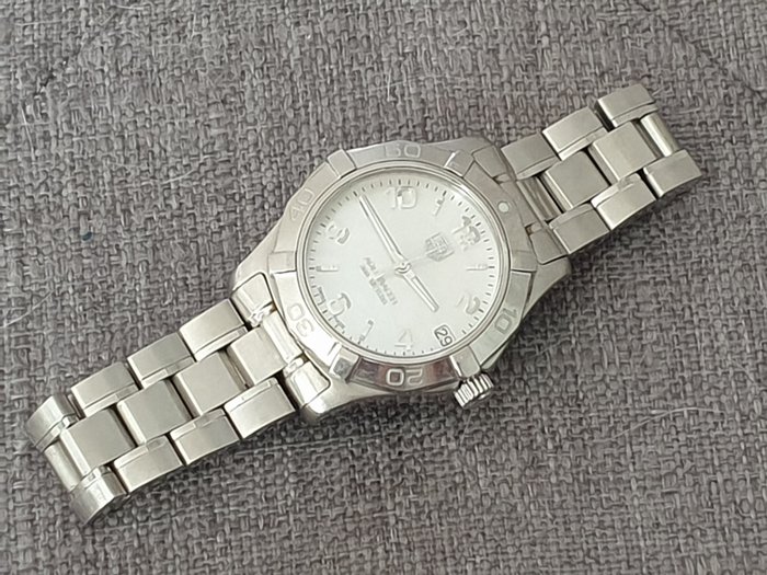 Preview of the first image of TAG Heuer - Aquaracer 300 mètres - WAF1311 - Women - 2000-2010.