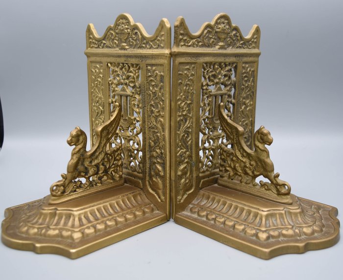 Preview of the first image of winged lion bookends - Bronze - Mid 20th century.