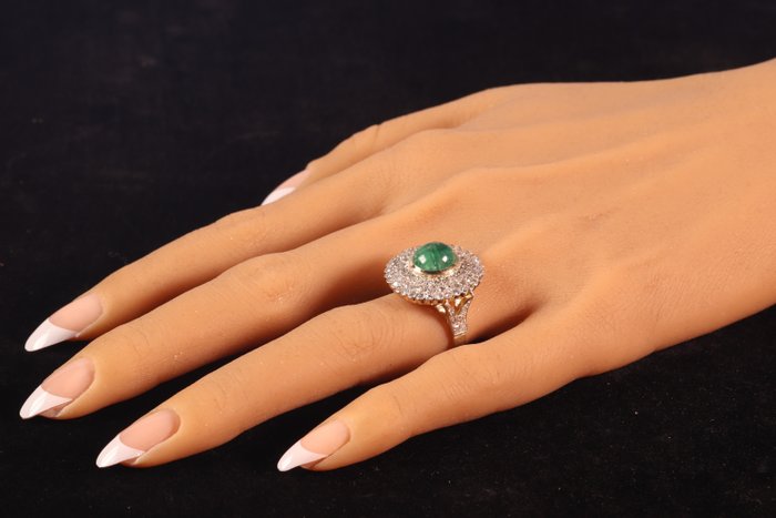 Image 3 of 18 kt. Yellow gold - Ring - 3.50 ct Emerald - Diamonds, total diamond weight 2.00 crt, Vintage 1950