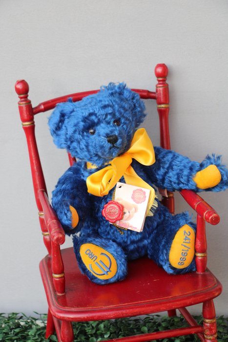 Preview of the first image of Hermann Teddy - Vintage - Euro Teddy Bear 1999 - 1990-1999 - Germany.