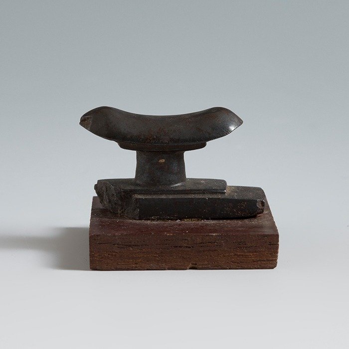 Oldtidens Egypten Sten Nakkestøtte amulet. L. 30 mm. Spansk eksportlicens.