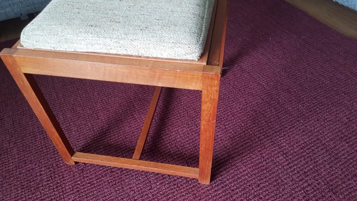 Daddy ineffektiv Antage OD Møbler - Coffee table-stool - Auctions | auctionlab