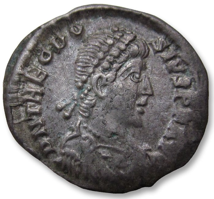 Empire romain. Théodose Ier (379-395 apr. J.-C.). Argent Siliqua,  Constantinople mint 379-395 A.D.