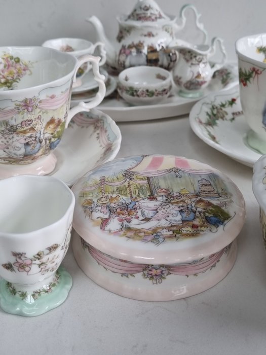 Jill Barklem - Royal Doulton - Coffee and Tea set (7) - Porcelain