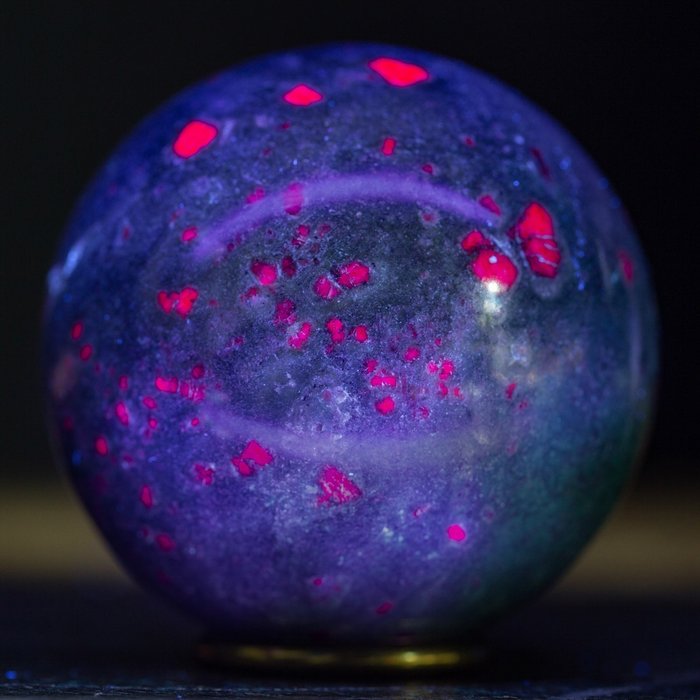 Kiváló minőségű rubin a mátrixon - Fuchsite gömb rubinokkal - Természetes - Rubin fukszitban - - Magasság: 86 mm - Szélesség: 86 mm- 796 g