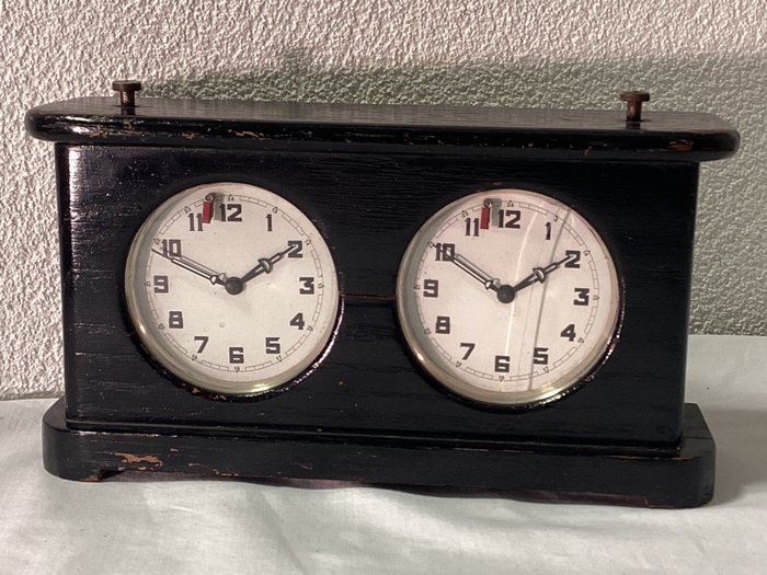 Raro Relógio de Xadrez Antigo Preto - Madeira - Catawiki