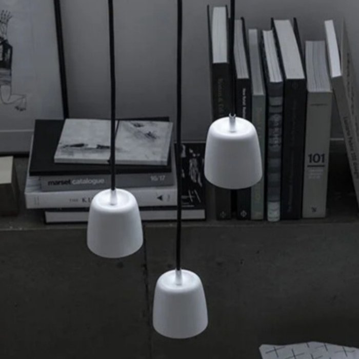 Loevschall - Hans Thyge & Co. - Lámpara colgante (3) - Lámpara colgante Noir Ø85 - Versión blanca - Metal