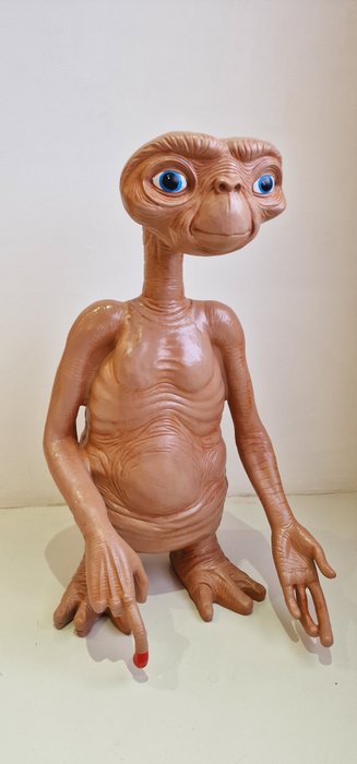E.T. The Extra Terrestrial (1982) - Replica Stunt Puppet (85 cm high) - Neca - Replika kellék, Szobrocska - See images and description