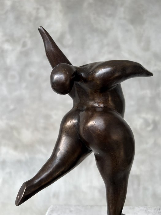 Wulpse Dansende Dame Standbeeld – Brons – Brons