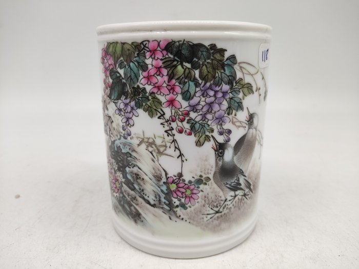 Bote para pinceles 'bitong' - Famille rose - Porcelana - Flores, Pájaro - China - Época moderna