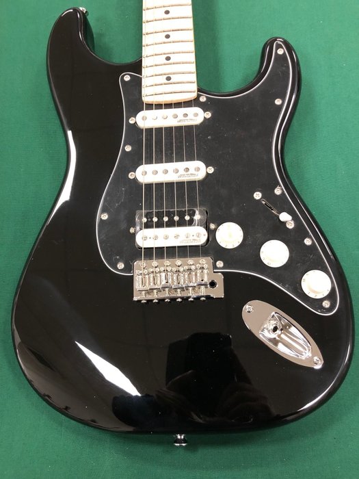 VINTAGE - V6 HSS Reissued Boulevard Black -  - Elektrisk guitar