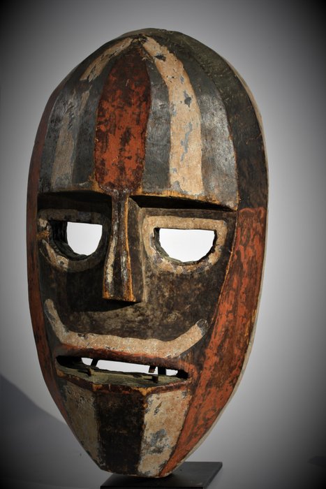 Maske (1) - Træ - Pongdudu - boa - DR Congo 