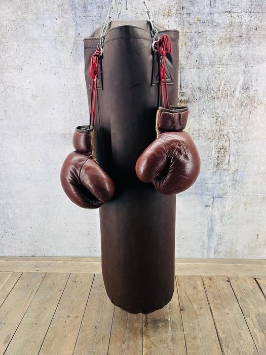 Punching bag (3) - Leather, Metal - Catawiki