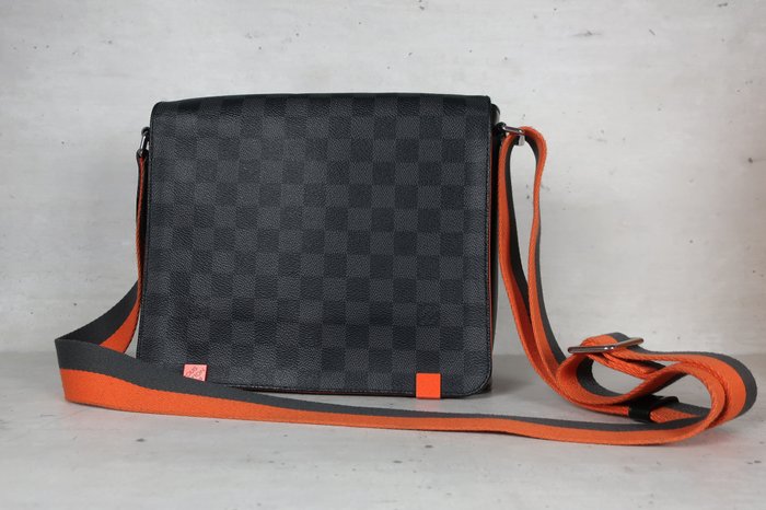 Louis Vuitton - District PM Damier Messenger Bag - Shoulder bag - Catawiki