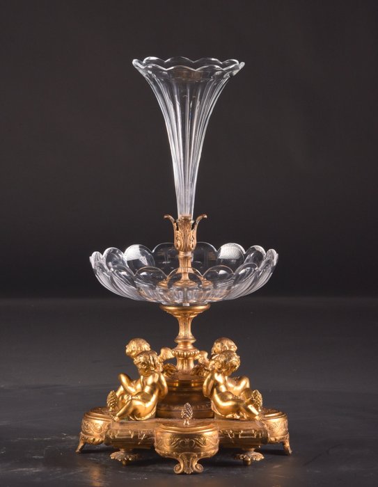 Centerpiece with four beautiful putti, gold-plated metal - Catawiki