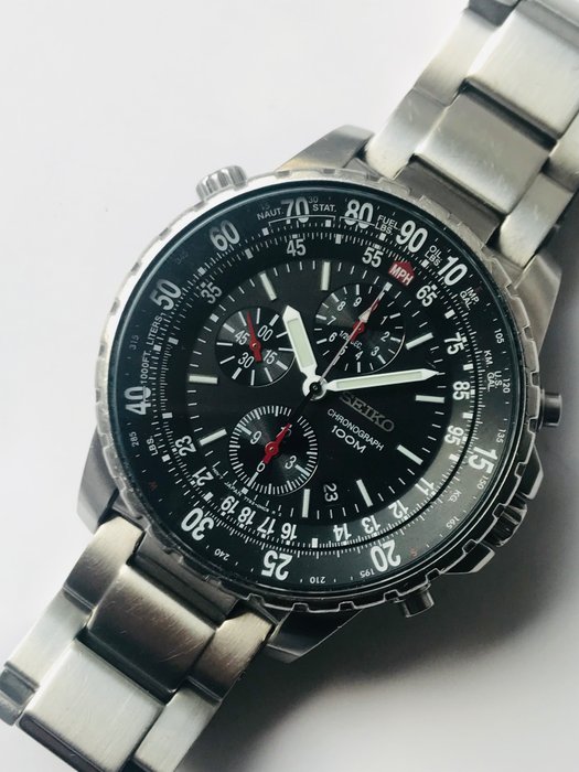 Seiko Flightmaster An Affordable Alternative to the Navitimer  The Watch  Company