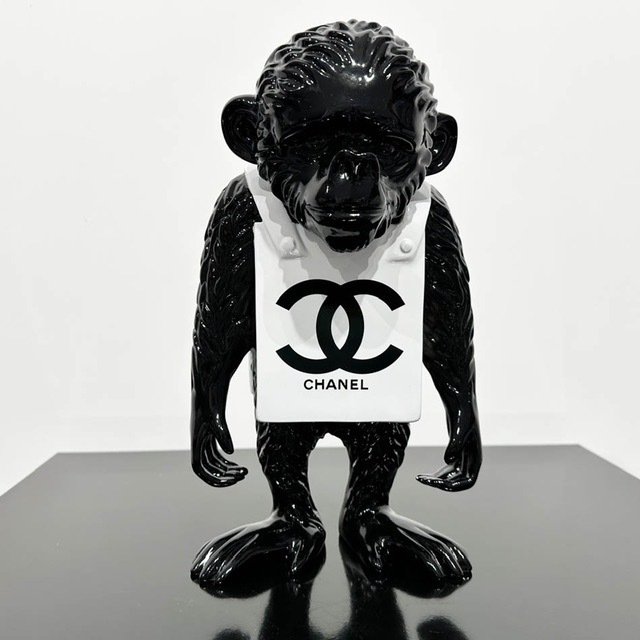 Van Apple - Fashion Monkey - Chanel