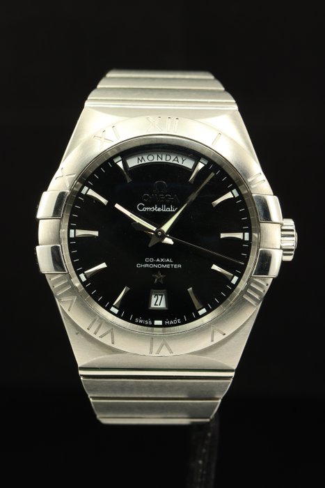 Omega - Constellation Day-Date - 123.10.38.22.01.001 - Hombre - 2011 - actualidad