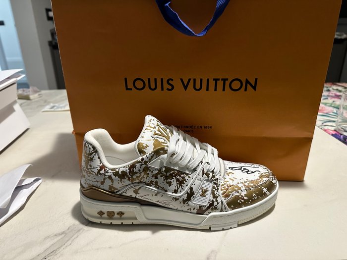 LOUIS VUITTON SUPREME SHOE $250  Louis vuitton supreme, Supreme shoes, Louis  vuitton