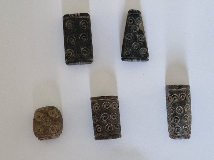 Battriano Pietra nera Talismano di perle di pietra nera - 13×9×24 mm - (5)