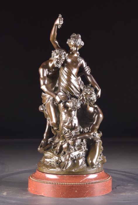 Naar Claude Michel Clodion (1738 - 1814) - Scultura, baccante, due satiri e putto - 60 cm - Bronzo (patinato) - Seconda metà del 19° secolo