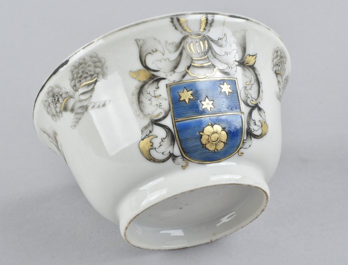 可能面向荷蘭市場的中國紋章碗 - 瓷器 - 中國 - 清雍正（1723-1735）