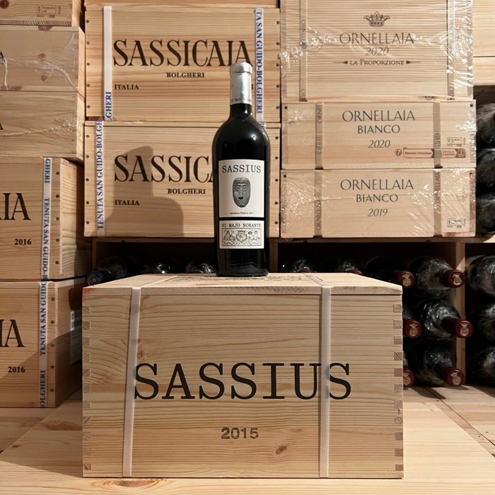 2015 Di Majo Norante, Sassius Aglianico Riserva - Molise - 6 Flessen (0.75 liter)