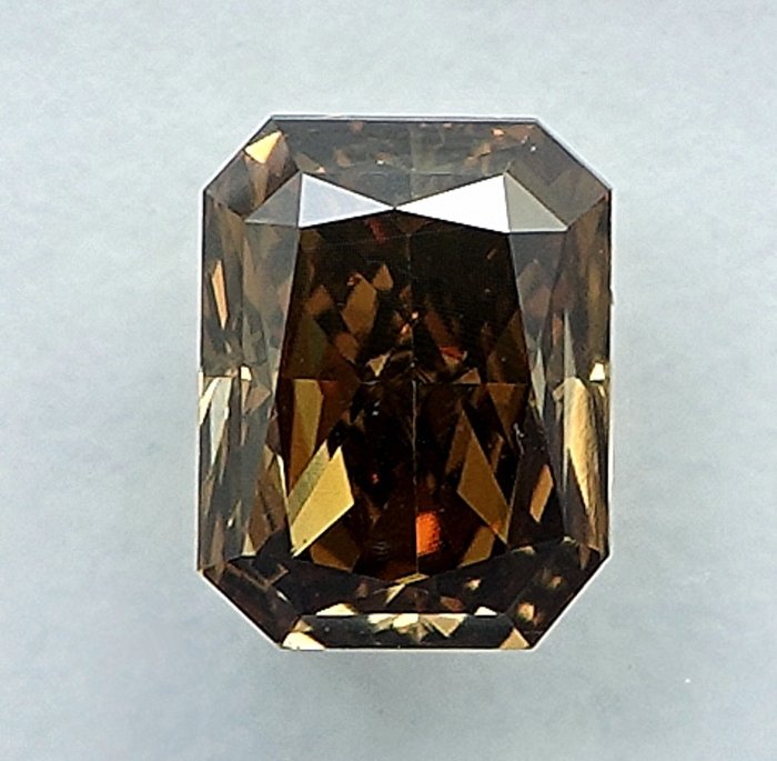Diamant - 0.71 ct - Radiant - Natural Fancy Deep Brownish Yellow - SI1