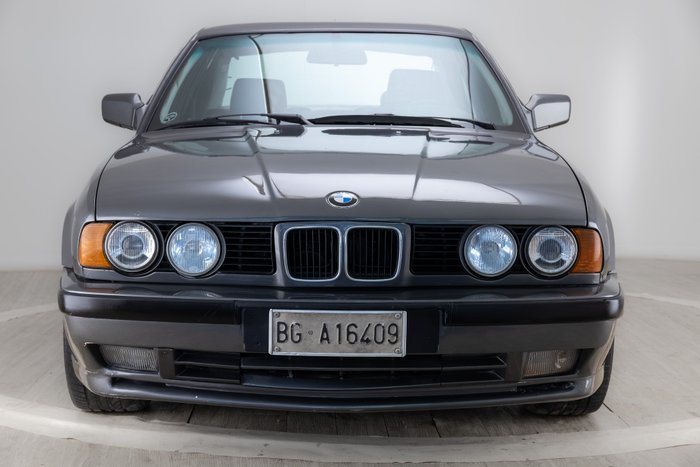 BMW - M5 E34 