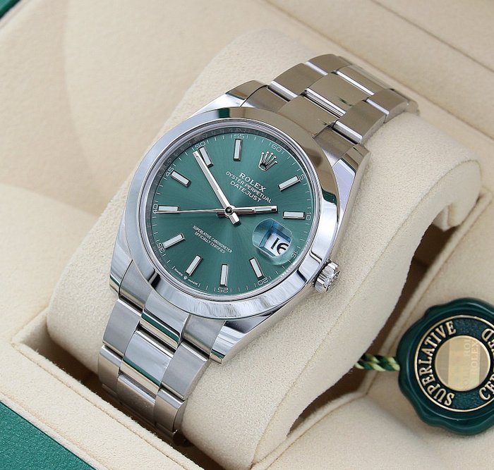 Rolex - Oyster Perpetual Datejust 41 'Green Dial' - 126300 - Miehet - 2011-nykypäivä