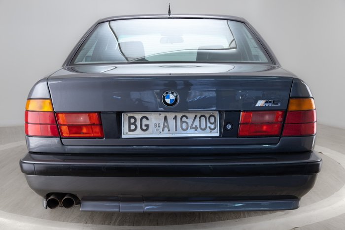 BMW - M5 E34 