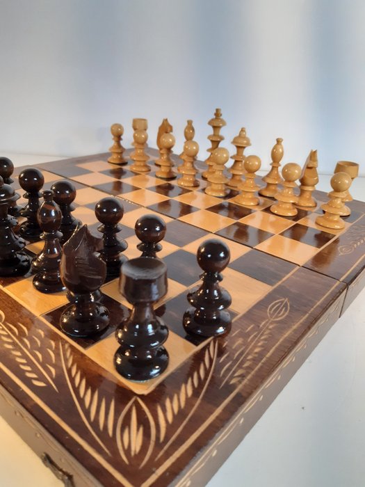 jogo de xadrez OKWA grande de luxo (rei 9 cm.) + jogo de gamão (1) - Madeira  - Catawiki