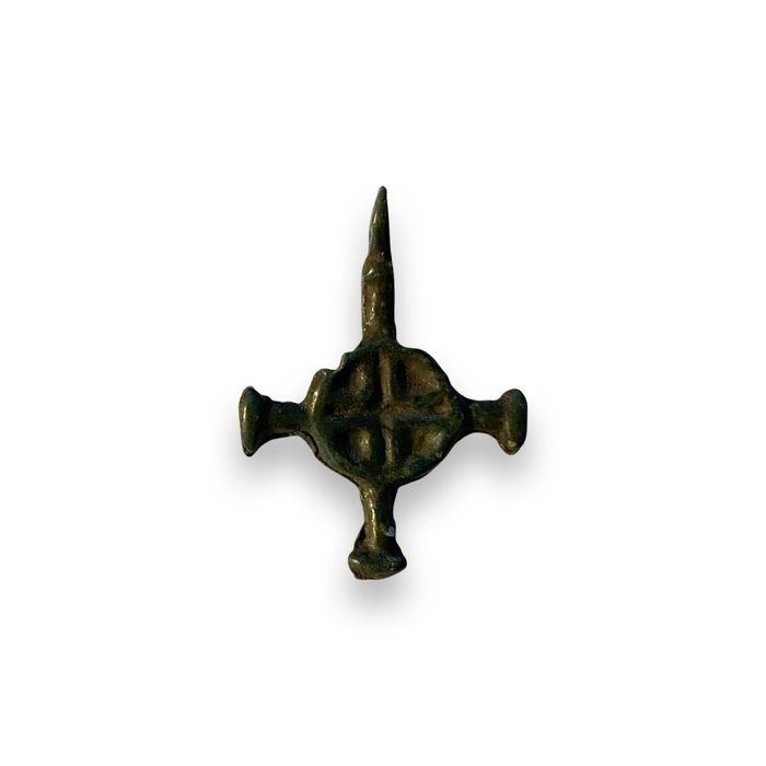 Medievale, epoca delle crociate Bronzo Piccola croce di forma celtica rara - 21×1×19 mm