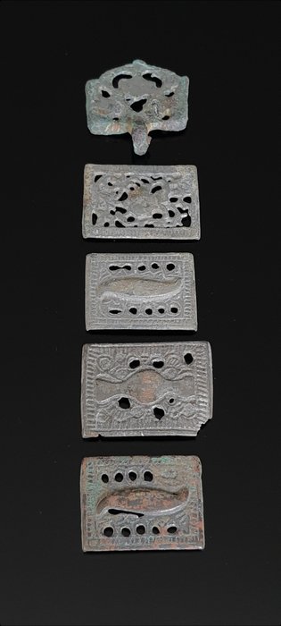Medievale Bronzo parti di cintura - 0.3×3.5×15.5 cm - (5)