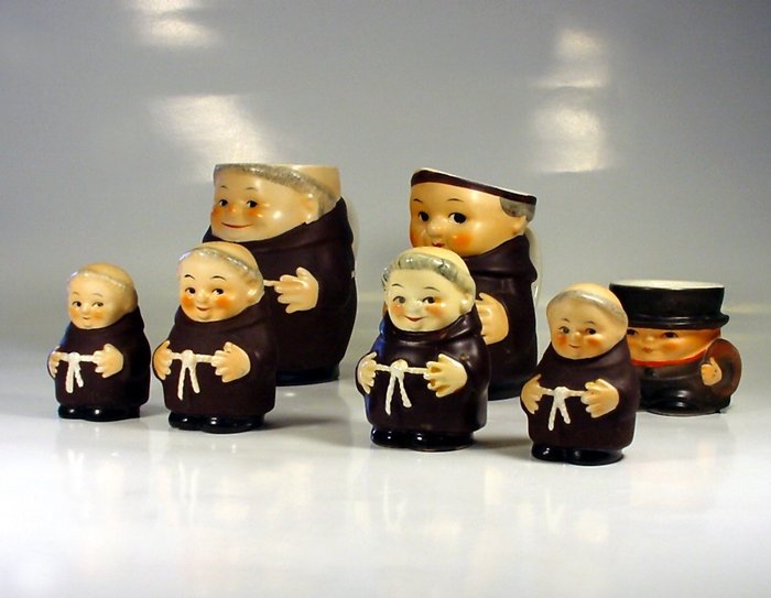 Goebel 7 figurine. Set di 6 padri e 1 spazzacamino - Porcellana