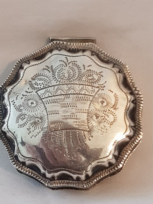 Antiek Gaaf Hollands Biedemeier Zilveren Pepermuntdoos, jrl. 1867 (1) – .833 zilver – Nederland – Jaarletter H = 1867