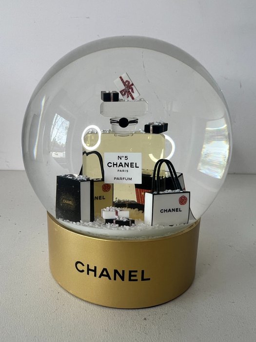 Chanel Palla di neve oro