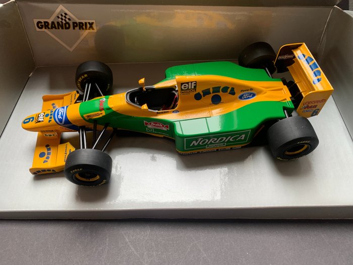 MiniChamps - 1:18 - Benetton B193 - Ricardo Patrese 1993 - Catawiki
