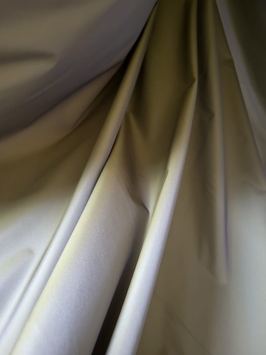 Maravillosa tela de tafetán de color liso hecha en Italia - 570 x 320 cm - Seda, fibra sintética - - Textil