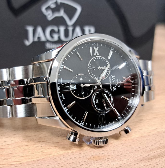 Men Jaguar Watches for Sale in Online Auctions