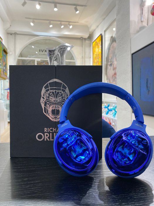 Richard Orlinski (1966) - Headphones Kong (metallic blue)